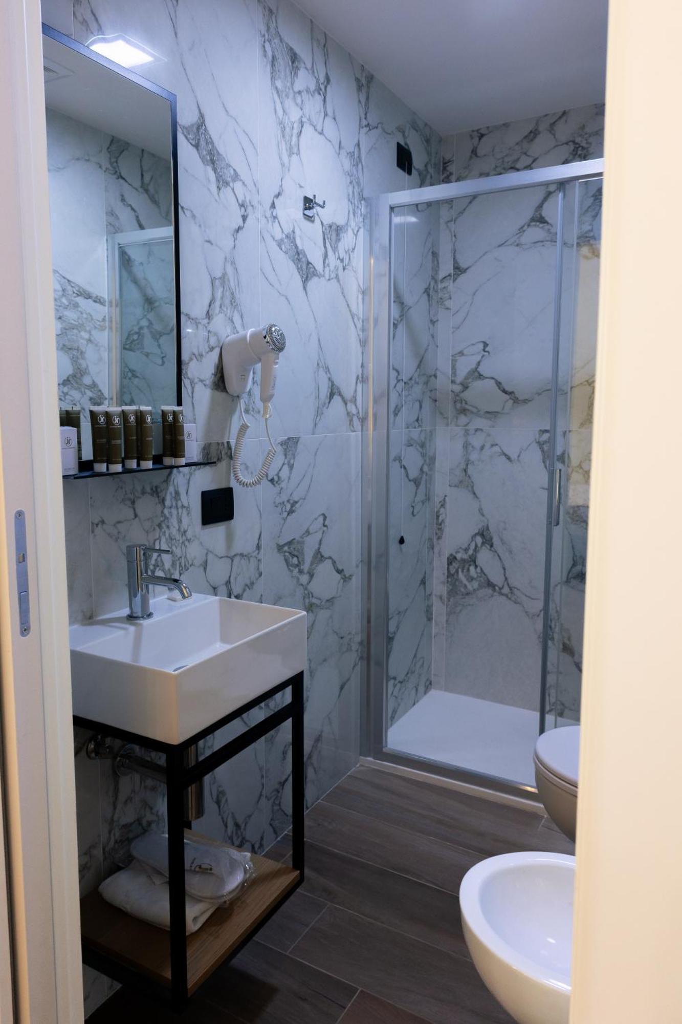 Hotel Jr Hermes Florencia