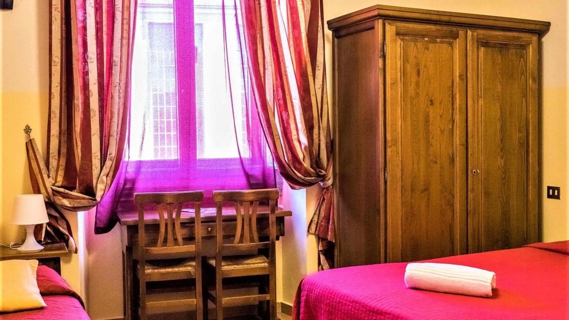 Hotel Jr Hermes Firenze 2*